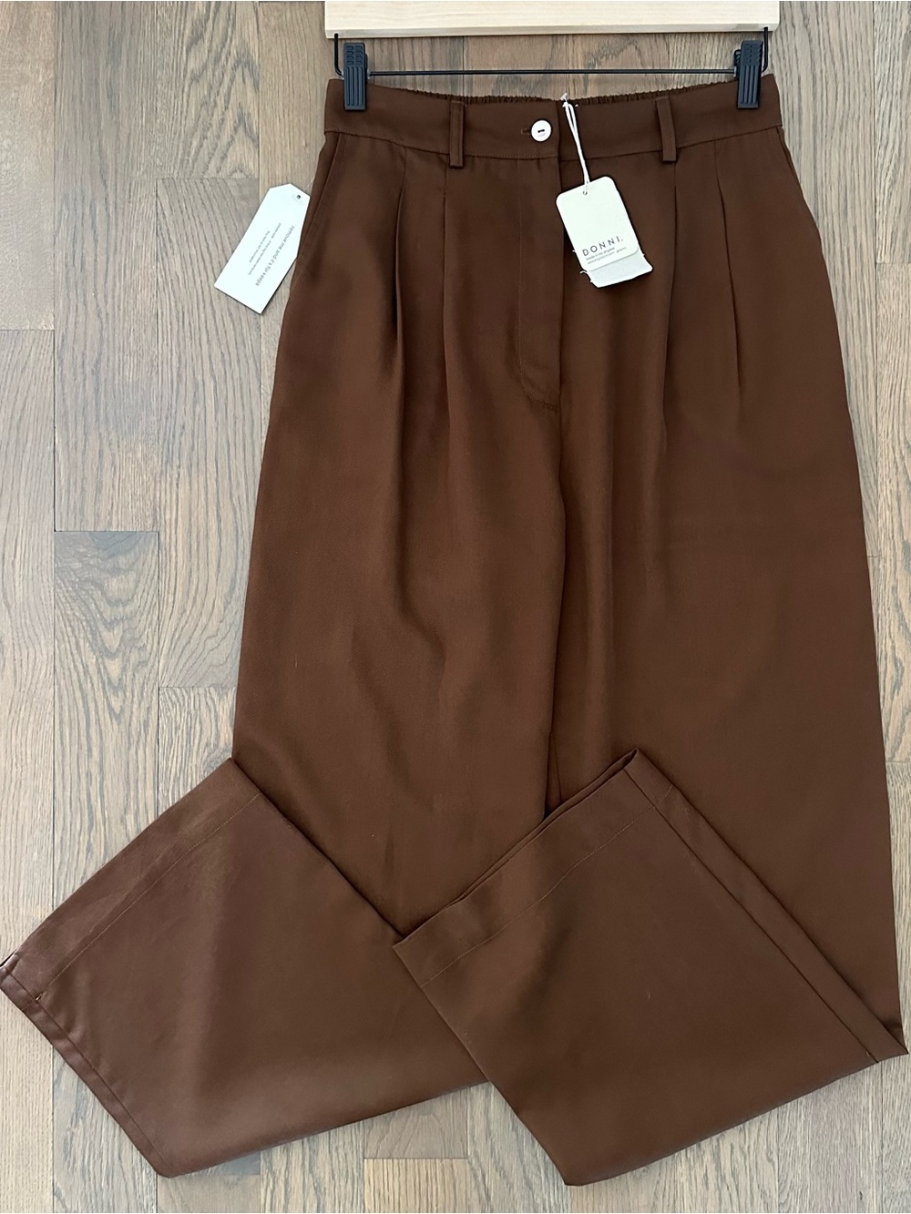 NWT DONNI. Silky Pleated High Waist Pleated Trouser Pant in Brown Medium